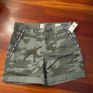 GAP Girlfriend Chino shorts NWT